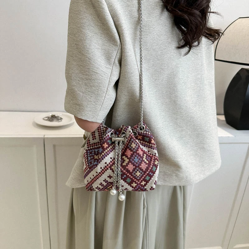 New Fashion Popular Plaid Ethnic Style Women's Single Shoulder Crossbody Bag Simple Casual Hundred Chain Bucket Bags