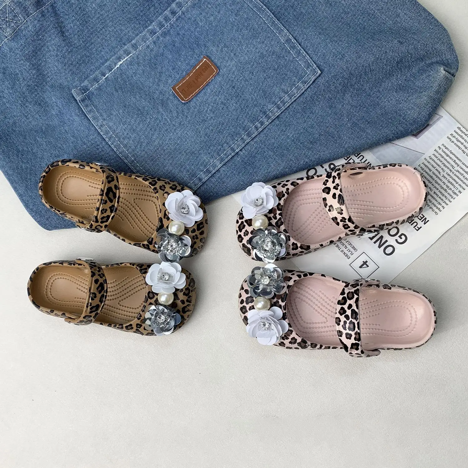 

Kids'Casual Shoes Solid Color EVA Summer Flat Shoes For Children Anti-slip Soft Bottom Home Slipper White Black Size 24-41