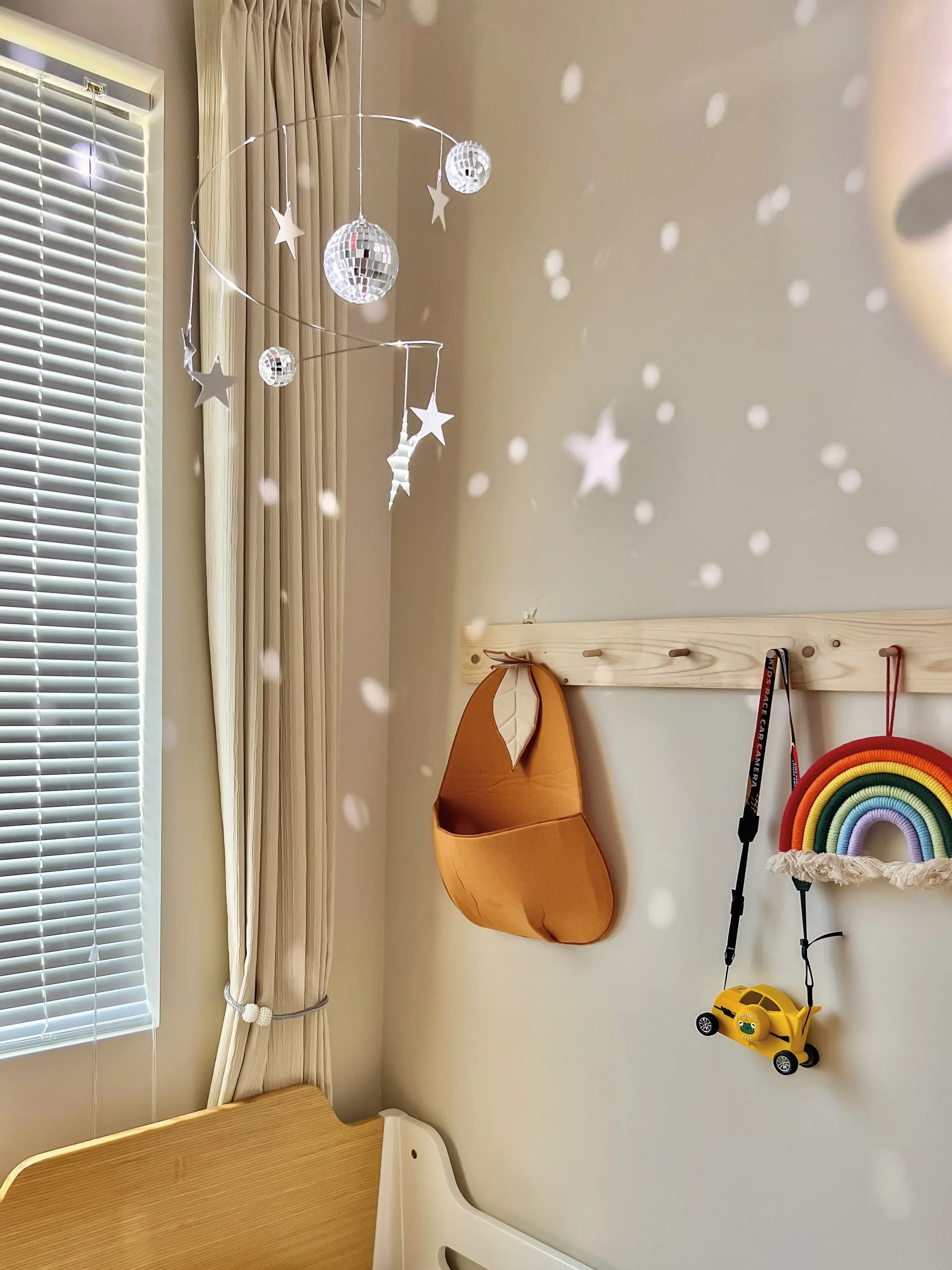 Sun Catcher Planet Pendant Wind Chime Balancing Hanging Suncatchers Ornament Nursery Kindergarten Cafe Decoration Room Decor