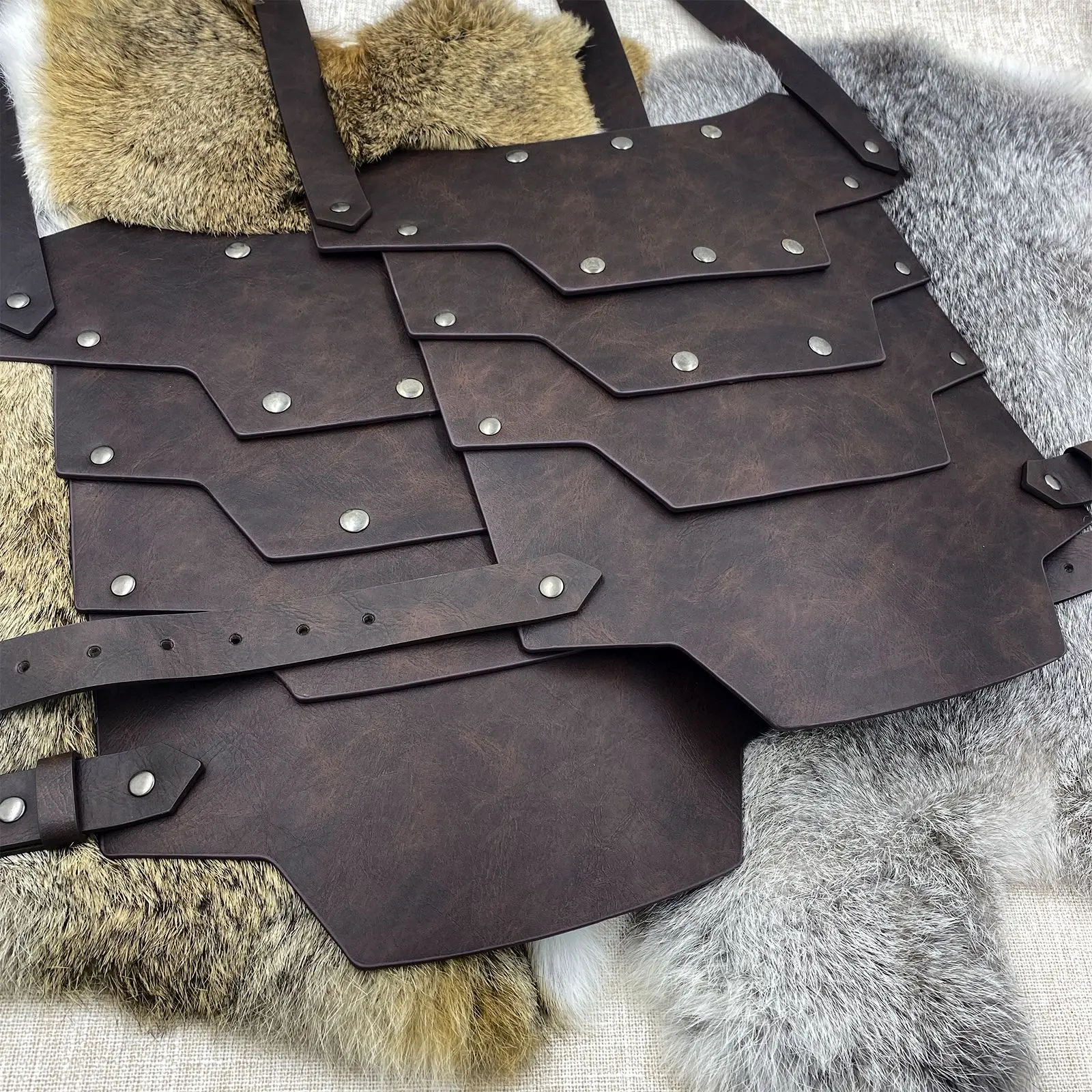 ชุดเกราะนักรบยุคกลาง 4 ชั้น สไตล์สตีมพังก์ ไวกิ้ง กอธิค อัศวิน คอสเพลย์  แผ่นเกราะหนัง อุปกรณ์เสริม