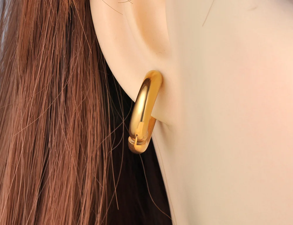 Lokaer 18K Gold Plated Stainless Steel Huggie Earrings Fashion Small Hoop Earrings 20mm Gold Earring Jewelry For Women E22026