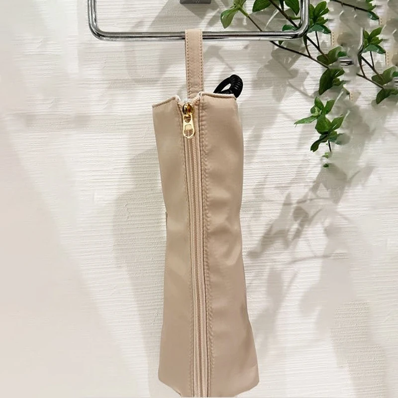 

Термостойкая дорожная сумка для щипцов для завивки волос — портативный держатель с застежкой-молнией и защитным ковриком, подходит для выпрямителей волос