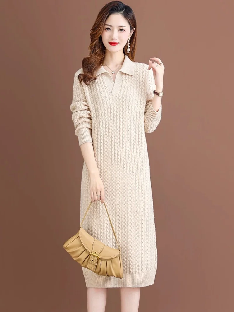 سترة فستان المرأة التلبيب سميكة العجين المقلي التقلبات الخريف والشتاء جديد بلون فضفاض ميدي القاع الحياكة فستان w1506