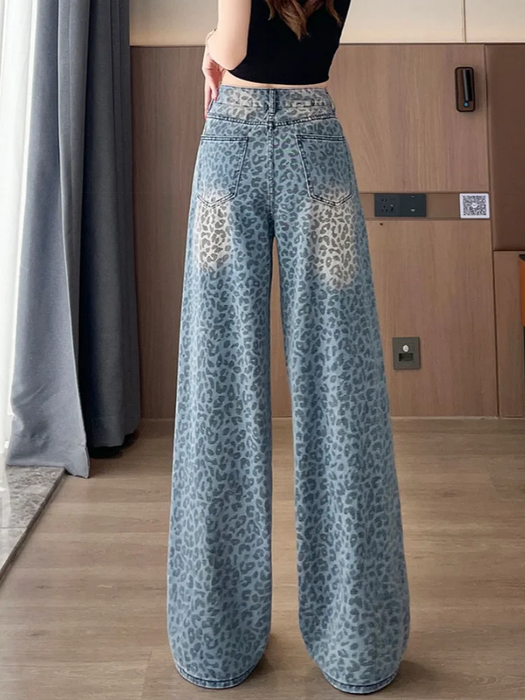 جينز واسع الساق بطبعة الفهد للنساء 2025 نمط صيفي جديد رفيع معلق فضفاض حار مستقيم الساق