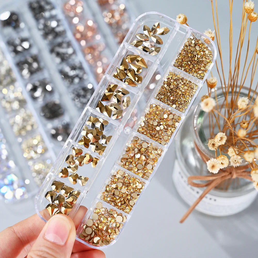 12 griglie 3D Champagne Gold Nail Art Strass a forma mista Flatback Diamanti in vetro Unghie Charms Artigianato fai da te Decorazioni per manicure