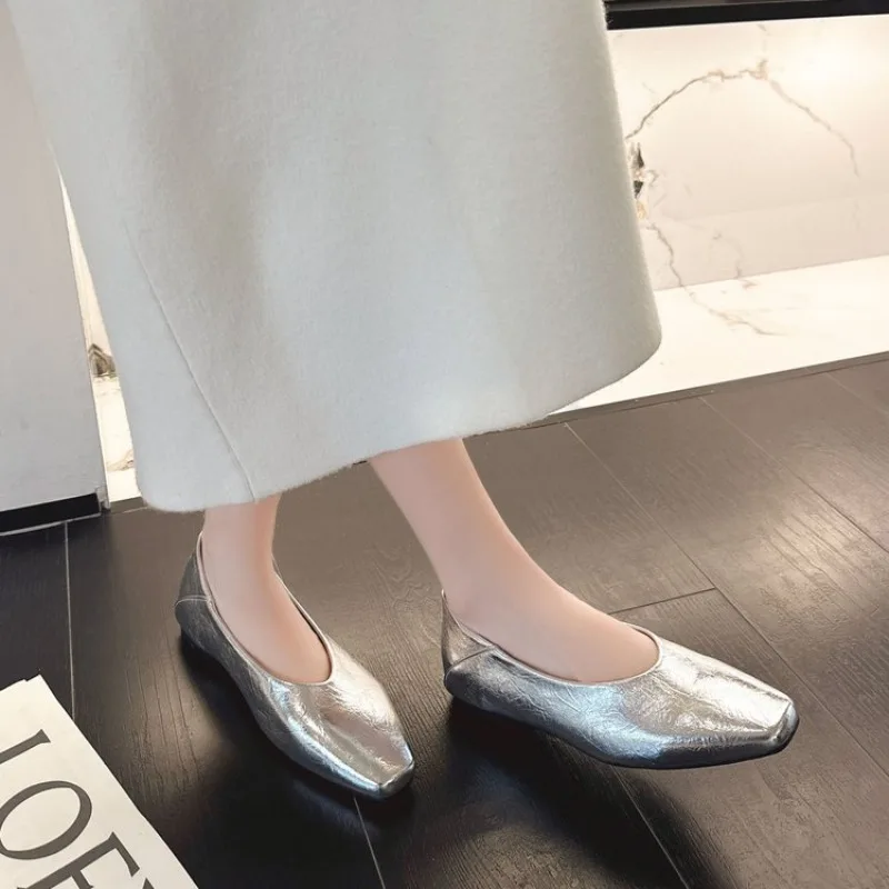 

French Elegant Pointed Toe Gentle Evening Shoes Slip-On Low Heel Commuter Flat Shoes