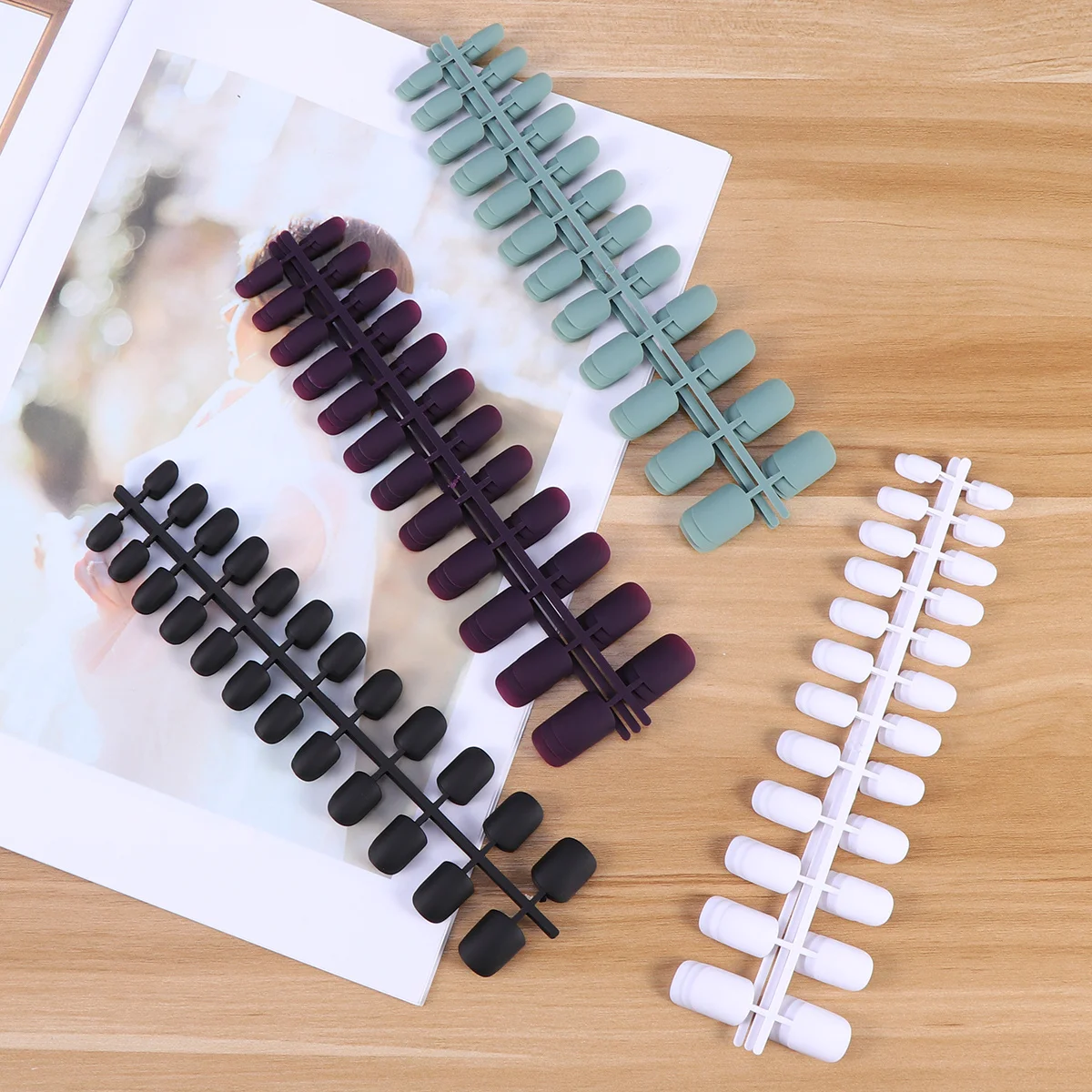 96-pcs Valse vingernagel Volledige dekking Vierkant Korte matte nageltips Kunstnagels Diy manicureset Nepnagels voor nagelkunst