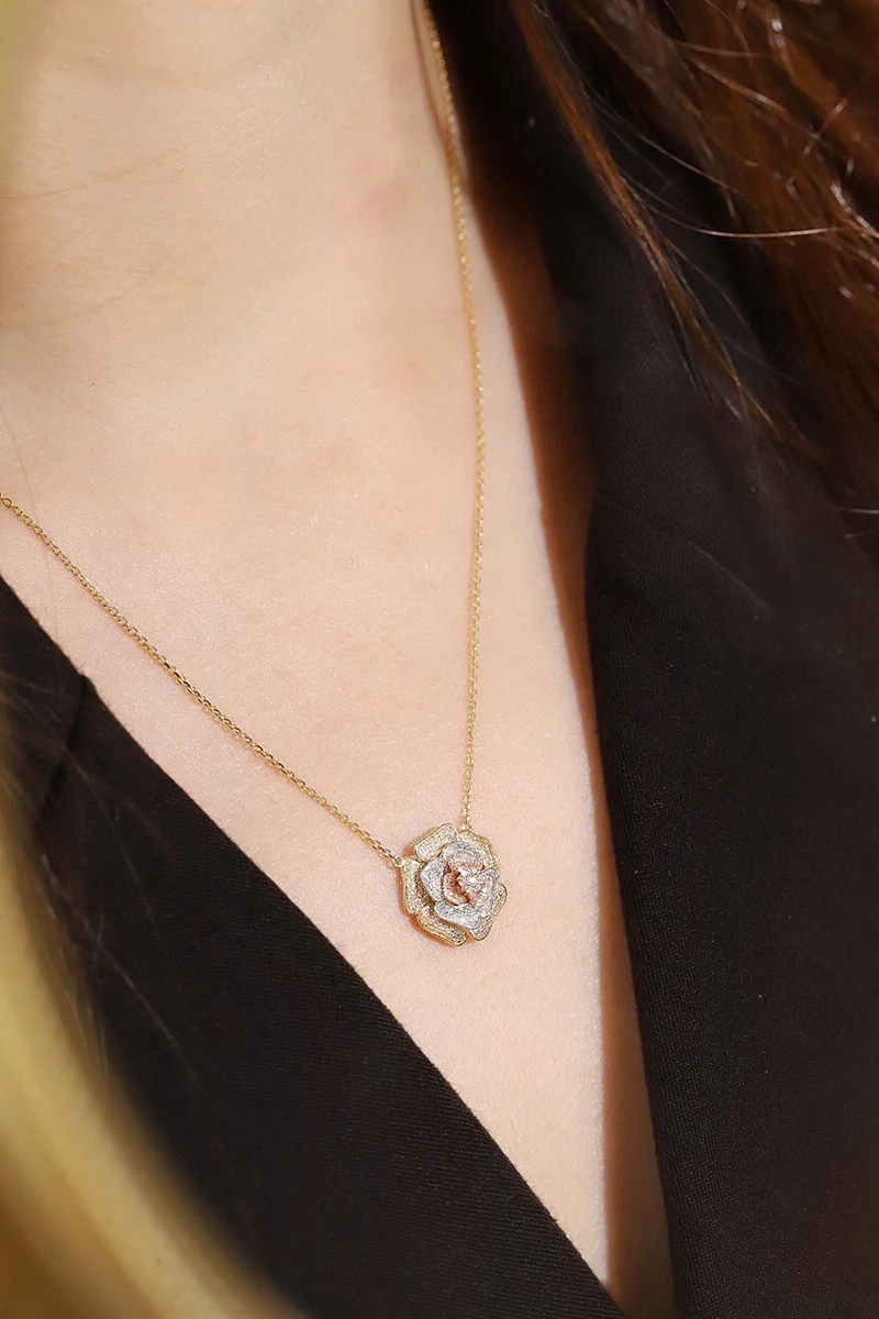 KUGG 100% 18K White+Yellow+Rose Gold Necklace Romantic Flower Shape Real Natural Diamond Pendant Necklace for Women High Jewelry