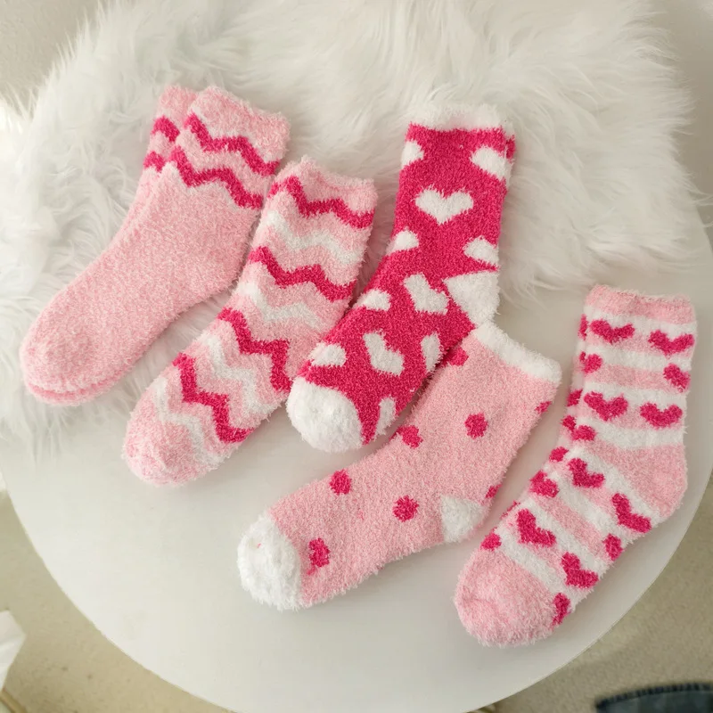 

5 Pairs Ladies' Kawaii Socks Set Winter Love Stripe For Girl Thickened Plushed Warm Coral Fleece Floor Socks Cute Mid Tube Socks