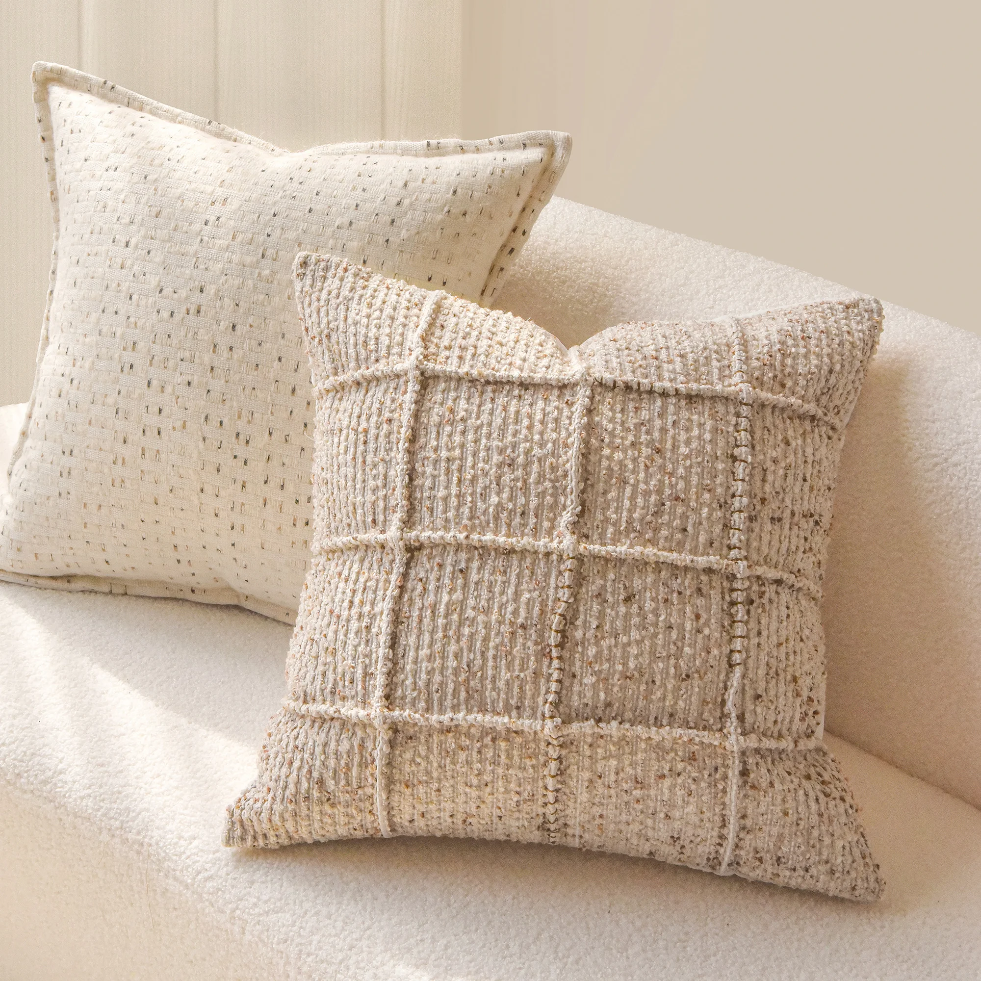 

Японская подушка в стиле Ваби-Саби: креативная, текстурированная, роскошная, квадратная/прямоугольная, с наполнителем из искусственного пуха.