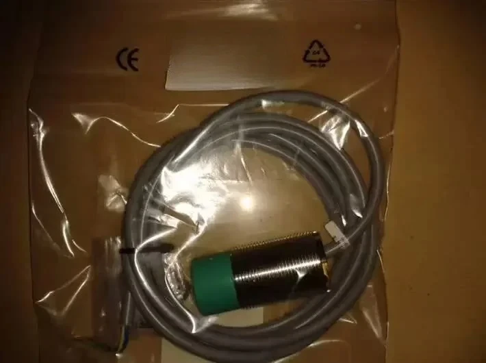Датчик давления IFM Yifu Door Pn7001 Pn7002 с дисплеем в наличии оригинальный подлинный товар