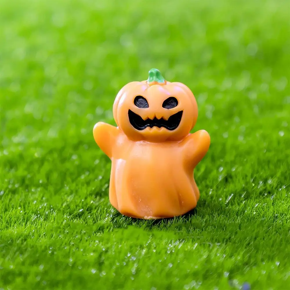 Multicolor Miniature Witch Figurine Ghost Castle Halloween Cartoon Pumpkin Statue Car Decoration Resin Desktop Knick-knack