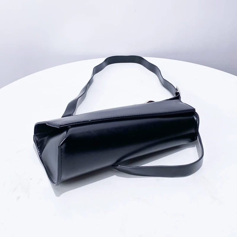 Black Messenger Bag For Women Luxury Designer Handbags Purses 2024 New In Fashion Asymmetrical Chain Decorate Shoulder Crossbody