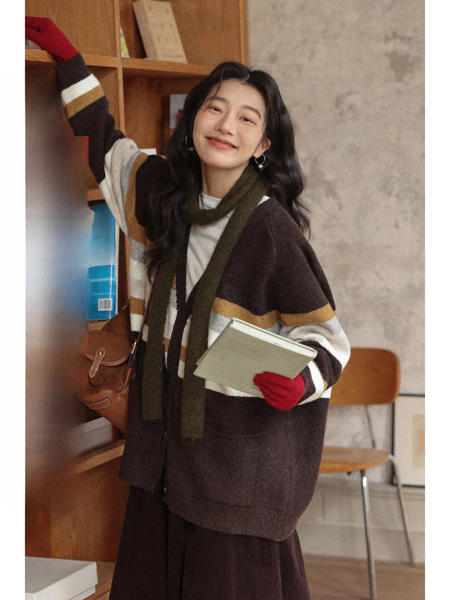 

Thiened Woolen Sweater Coat V-ne Striped Women's Winter Vintage Lazy Sle Top Loose Fit Long Sve Mid-length Cardigan