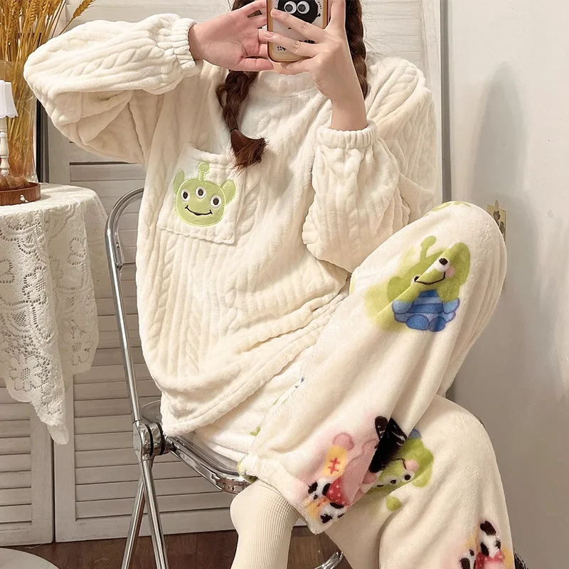 Cartoon Disney three-eyed pajamas new cotton thermal crew neck two-piece set home clothing Hello Kitty women's pajamas set