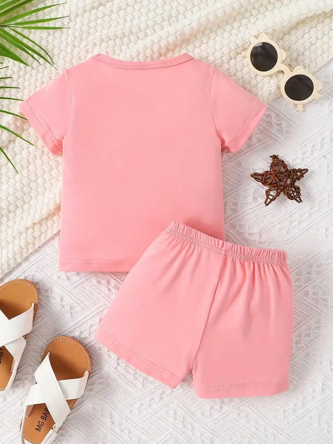 2026 Mädchen-Liebesbrief-Print Zweiteiler-Set Rundhals-Kurzarm-T-Shirt + lockere einfarbige Shorts Sommer-Set – Detail 3