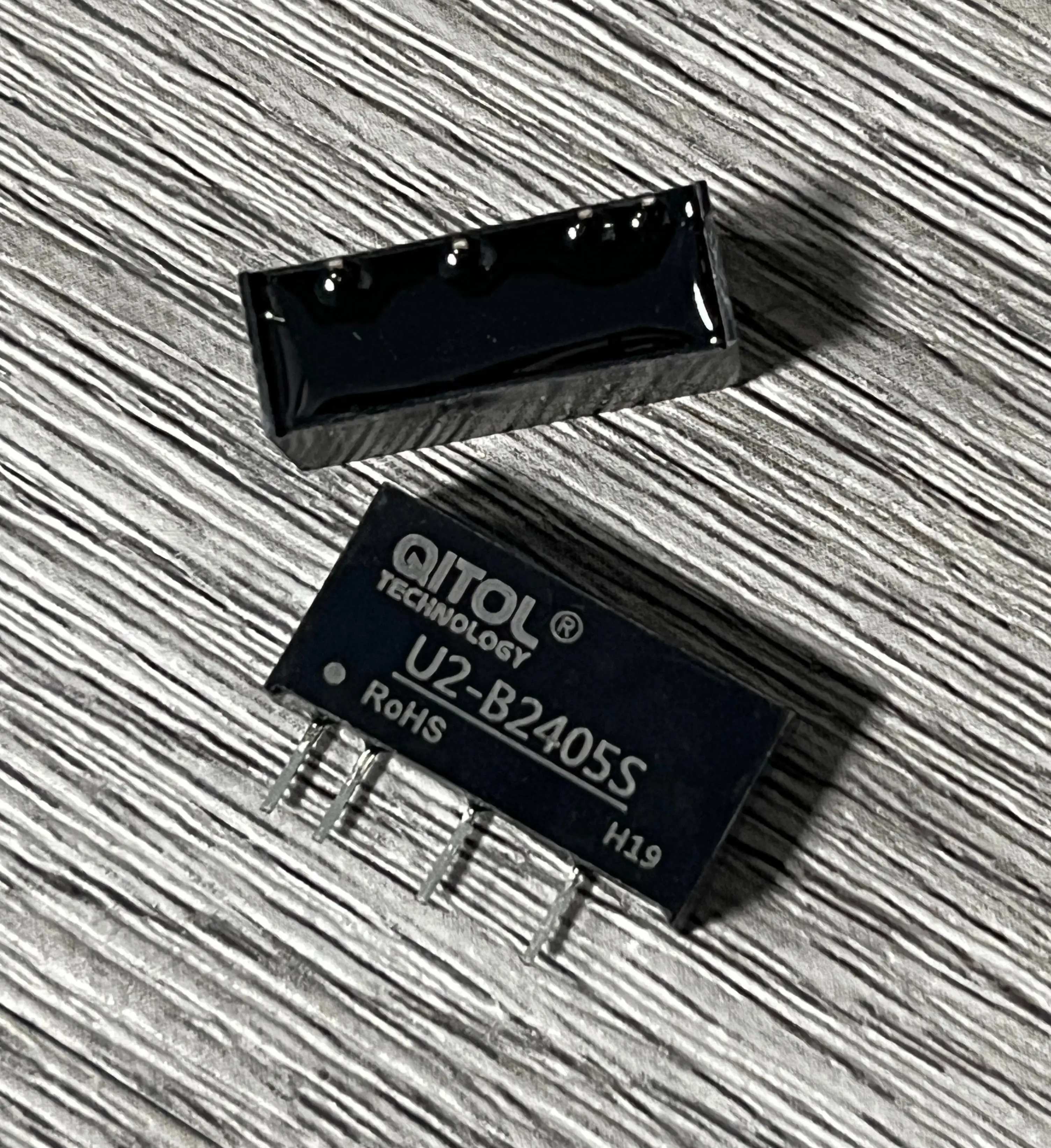 2W U2-B2405S B2405S-2WR3 DC-DC Power Converter Switching Supply Step-Down Active Components for Electronic Devices Isolated