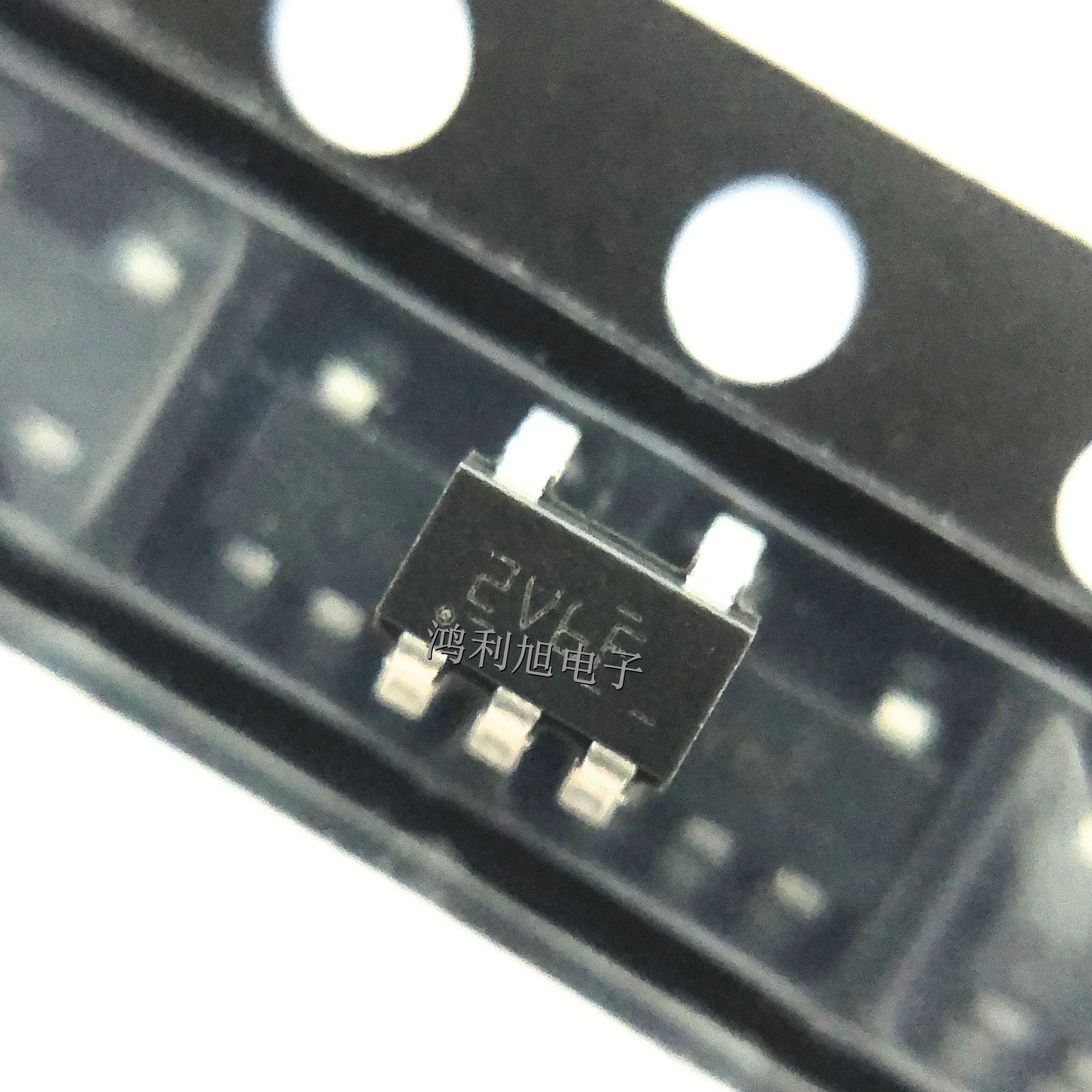 

10PCS/Lot TLV709A33DBVR MARKING: 2V6F 150mA 30V low-dropout (LDO) linear regulator with 3.2- A supply current