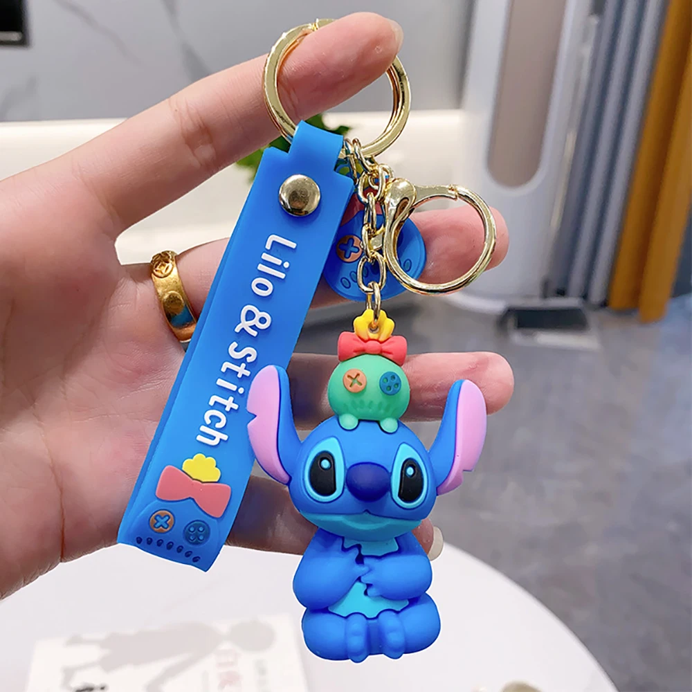 ディズニー アニメ ステッチ シリーズ キーホルダー かわいい漫画のデザイン 実用的で装飾的なバッグと鍵の飾り 十代の若者たちへの誕生日プレゼント