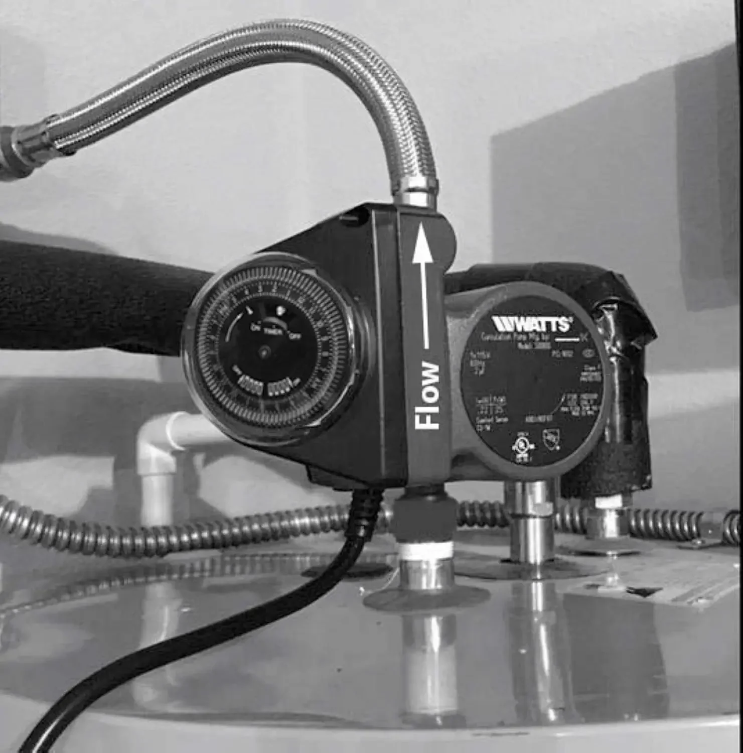 نظام إعادة تدوير الماء الساخن مع مؤقت قابل للبرمجة لسخانات مياه الخزان، الماء الساخن الفوري، مضخة 120 فولت، سلك 10 أقدام، 2 التكيف