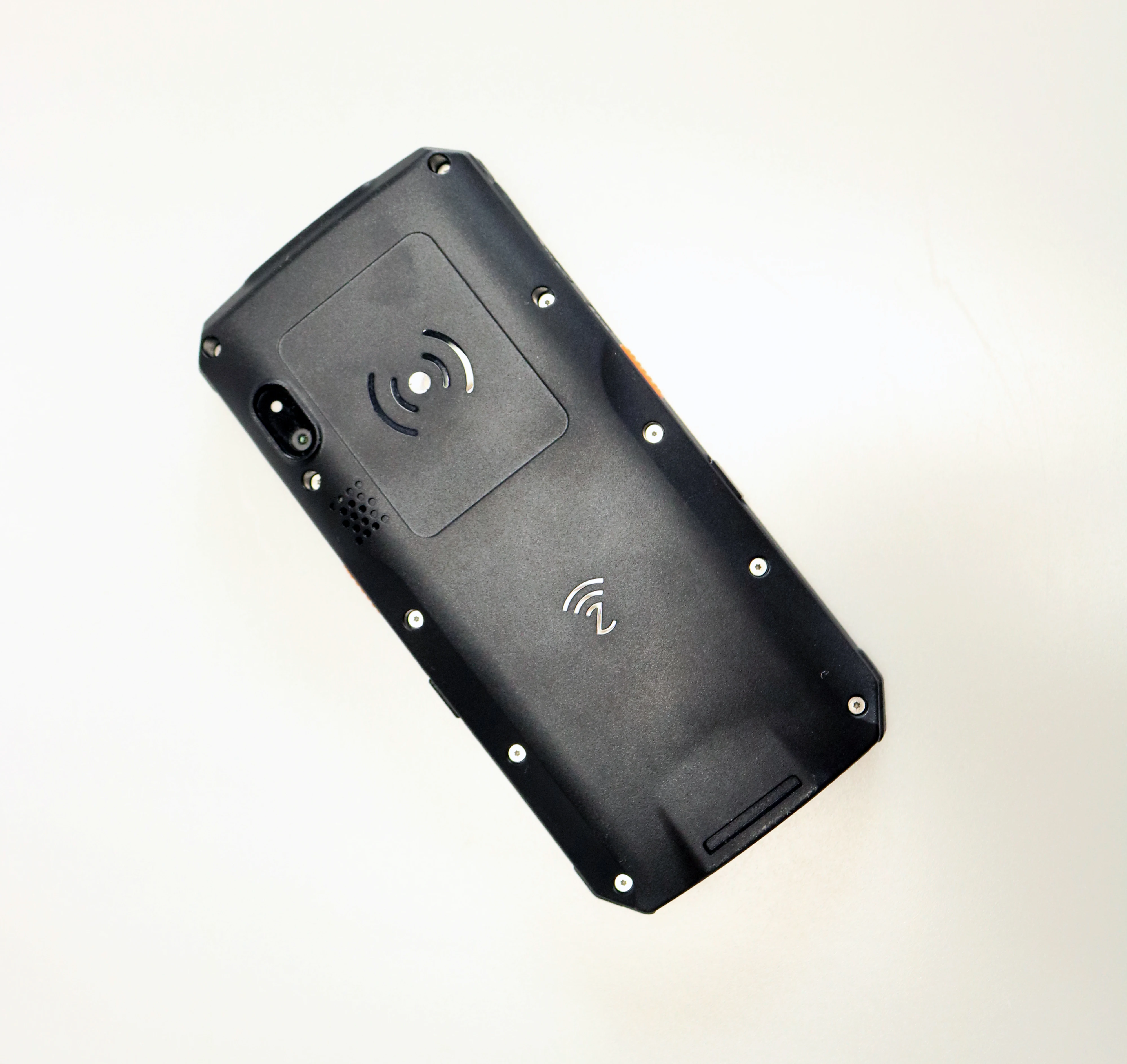 

Прочный портативный терминал Jepower IP67 на Android 12, 5-дюймовый, с четырехъядерным процессором, Wi-Fi, GPS, 4 ГБ памяти, NFC, 2D-сканером штрих-кодов для складов