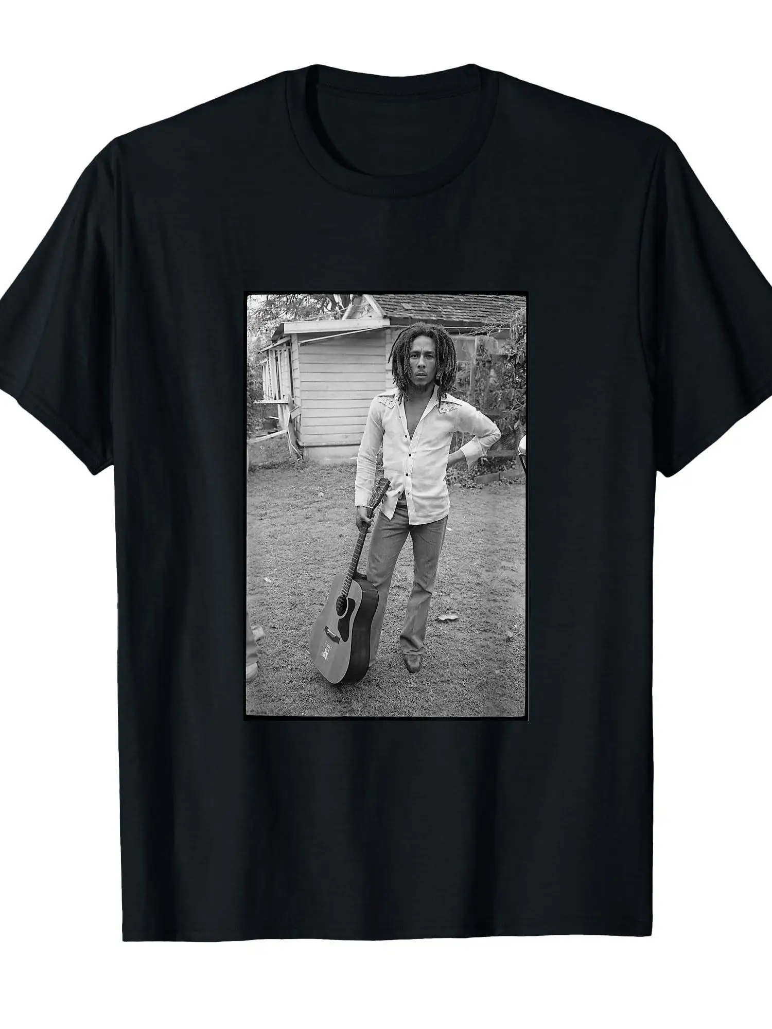 Camiseta Bob Marley x David Burnett com Foto de Guitarra - Casual e para o Dia a Dia - Camiseta de Casal em Algodão Puro para Todas as Estações - Roupa Masculina