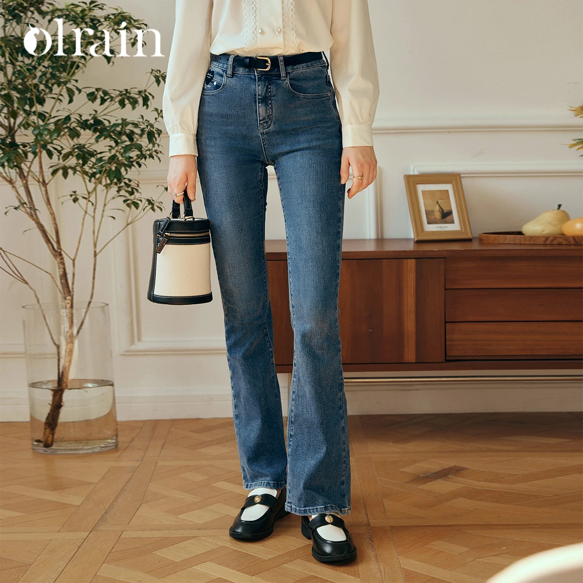 

OLrain Bootcut Jeans for Woman 2025 Autumn Ladies Washed Blue Denim Pants High Waist Retro Casual Trousers Streetwear O23QA82600