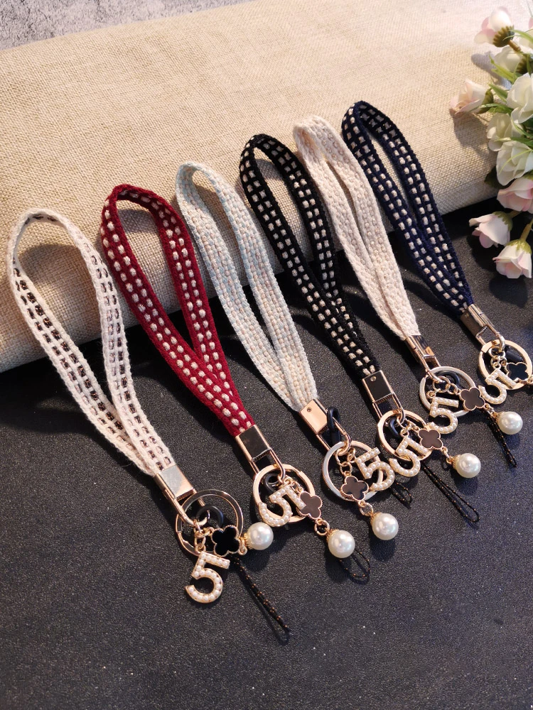 Fashion Women\'s Phone Lanyard Short Woven Pearl Pendant Wrist Rope Anti-lost Cell Phone Lanyard Bracelet Key Ring Bag Accessory