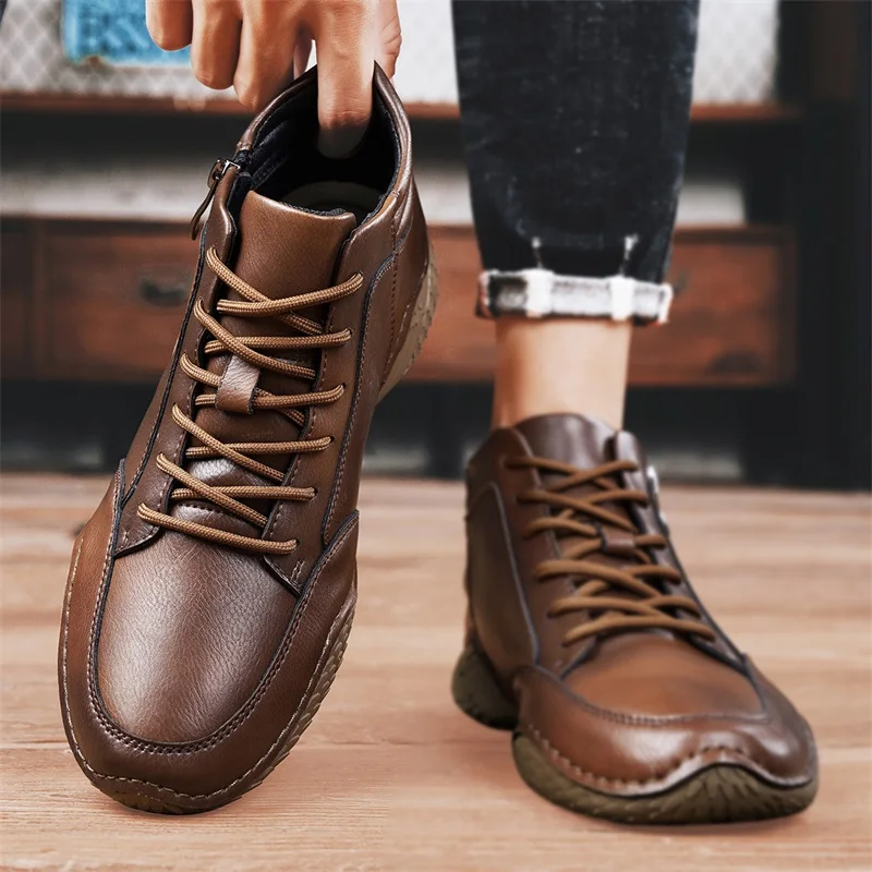 Zapatillas de deporte de cuero a la moda para hombre, nuevas botas cálidas de invierno de alta calidad para hombre, zapatos bajos que combinan con todo, 2024