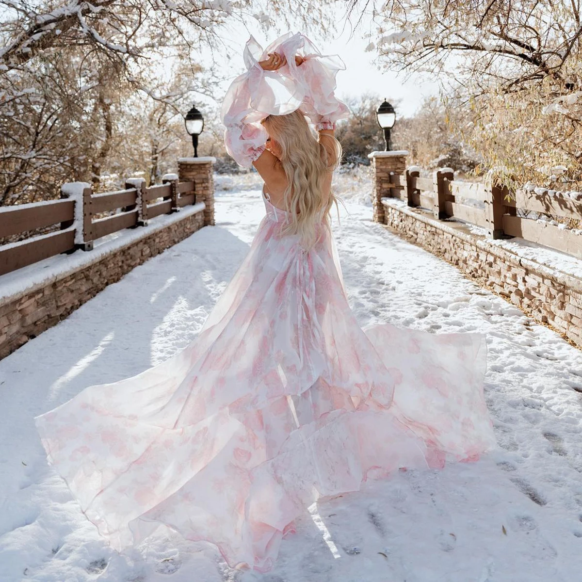 Abnehmbare gewählende Ärmel Blumendruck Mutterschaft Umstandskleid Schatz Empire-Taille Organza Fotoshooting-Kleider Maßgeschneidert