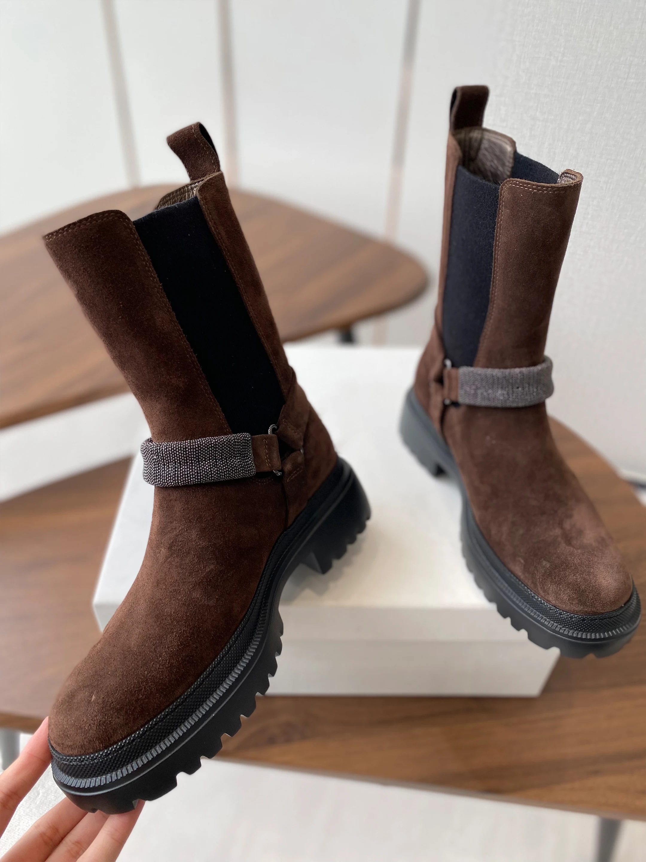 أحذية فاخرة عصرية لخريف وشتاء 2025 نمط جديد مريح راقي فريد من نوعه أنيق وعصري مريح #4