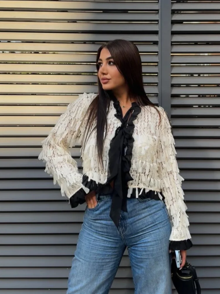 

Женское трикотажное платье-макси с глубоким V-образным вырезом