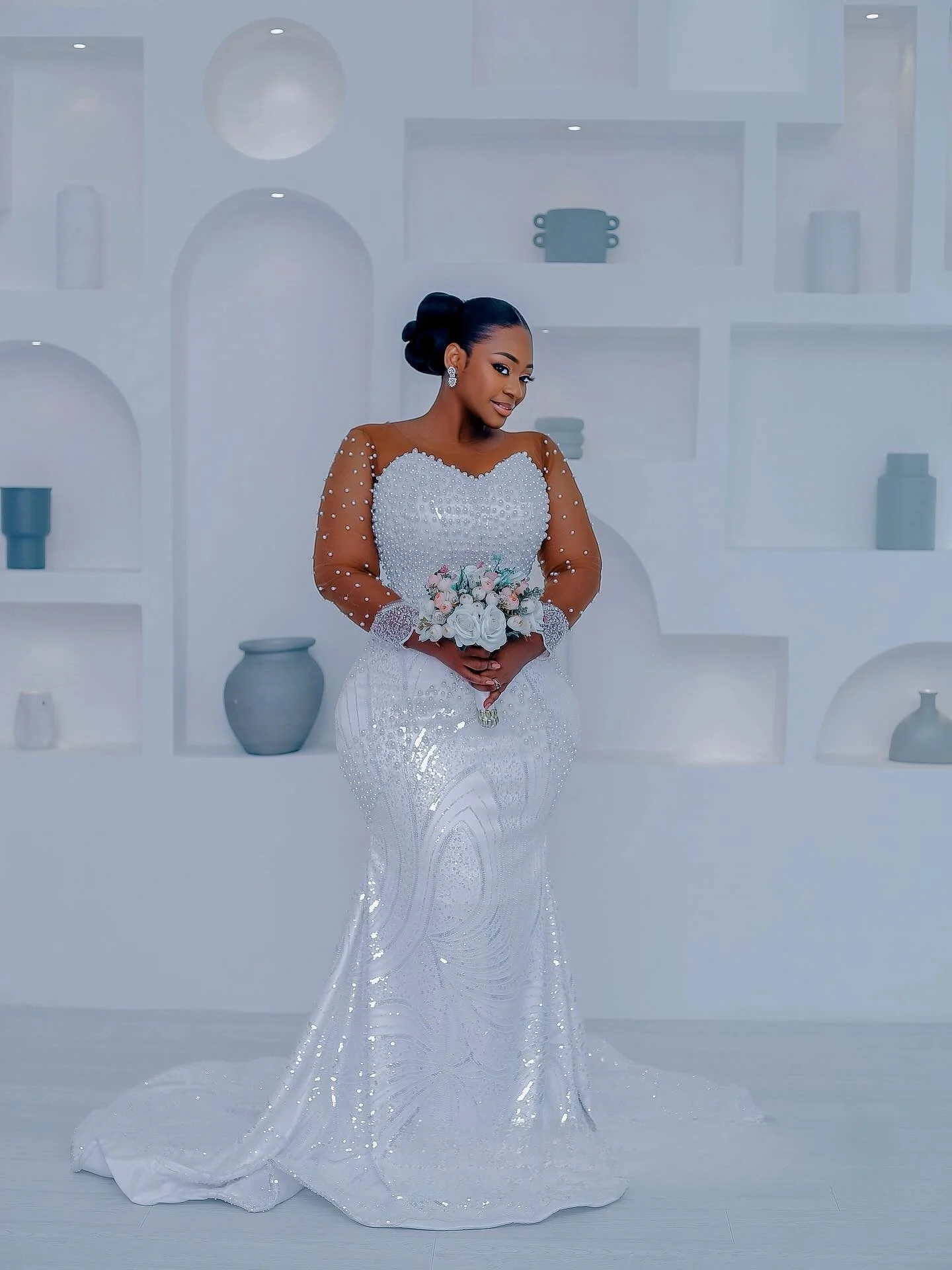 تخصيص شير الرقبة أفريقيا سباركلي اللؤلؤ الترتر فستان الزفاف Vestido De Noiva طويلة الأكمام متواضعة زي العرائس