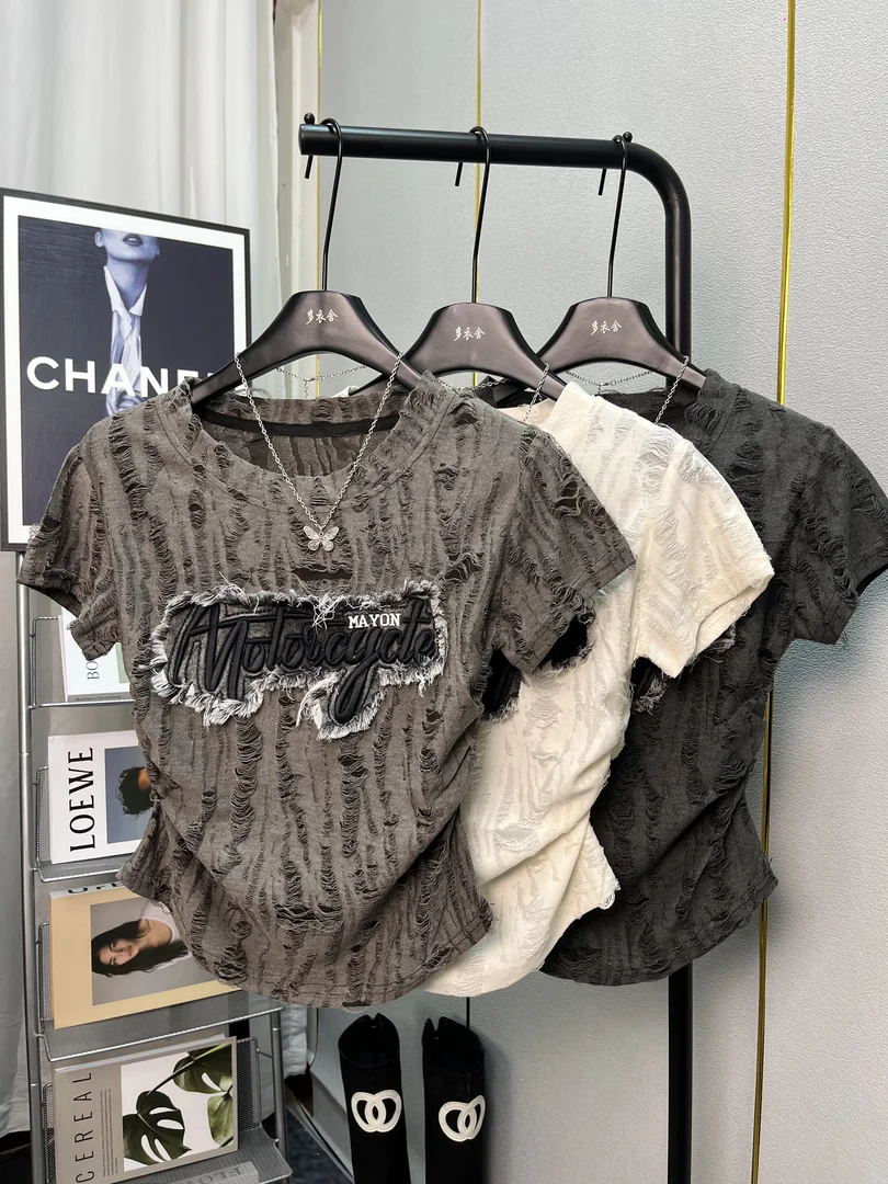 

Retro Denim Embroidered Short Sleeve Women's T-shirt Summer 2026 Slim Fit round Neck Irregular Top Sweet Style Knitted Sweater