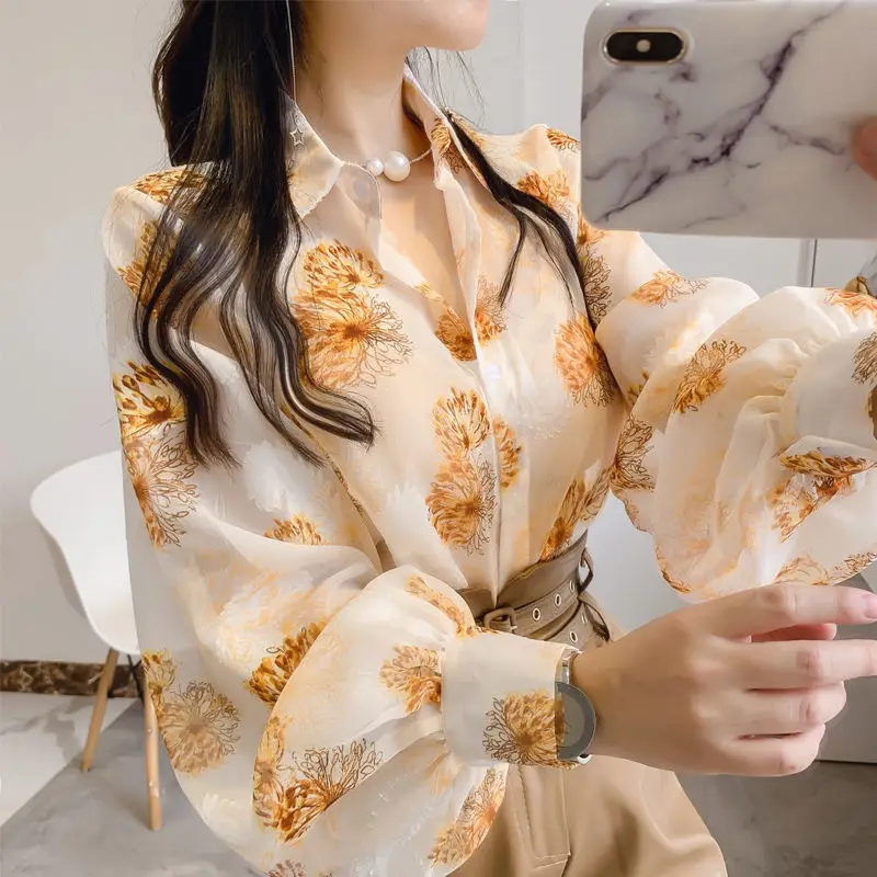 Spring and Summer New Long sleeved Shirts Women's Loose Blouse Shirts Lapel Chiffon Lantern Sleeves Sun Protection Shirt Top