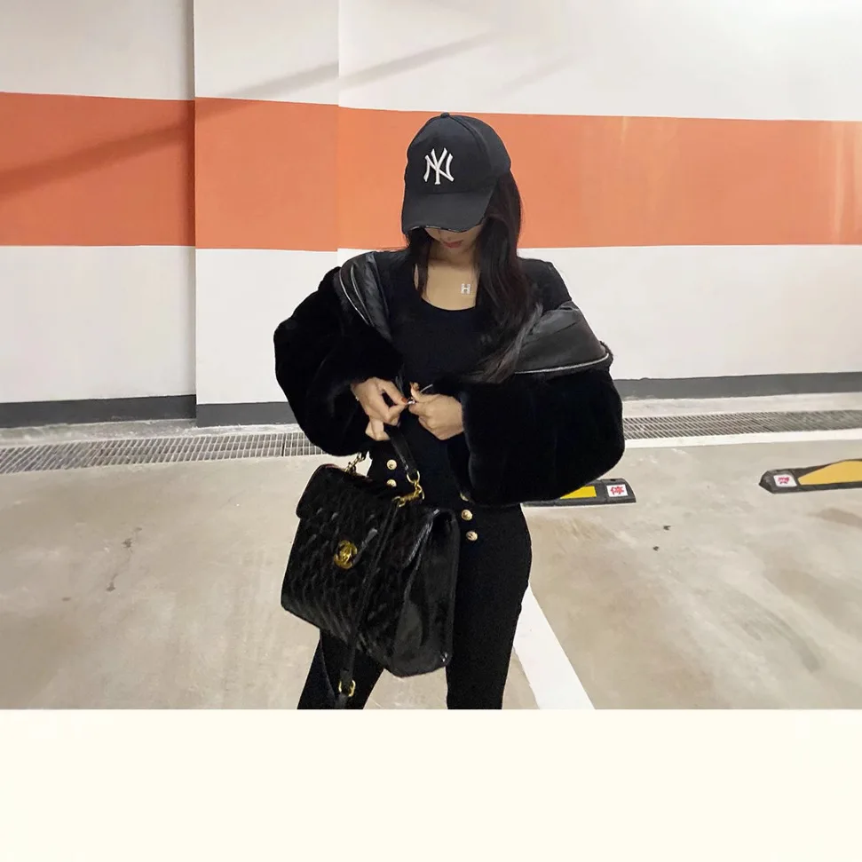 Podzimní zimní 2024 s dlouhým rukávem, úzký střih, krátká nadýchaná bunda s kapucí a vysokým pasem, dámská módní texturovaná bunda - náhled 3