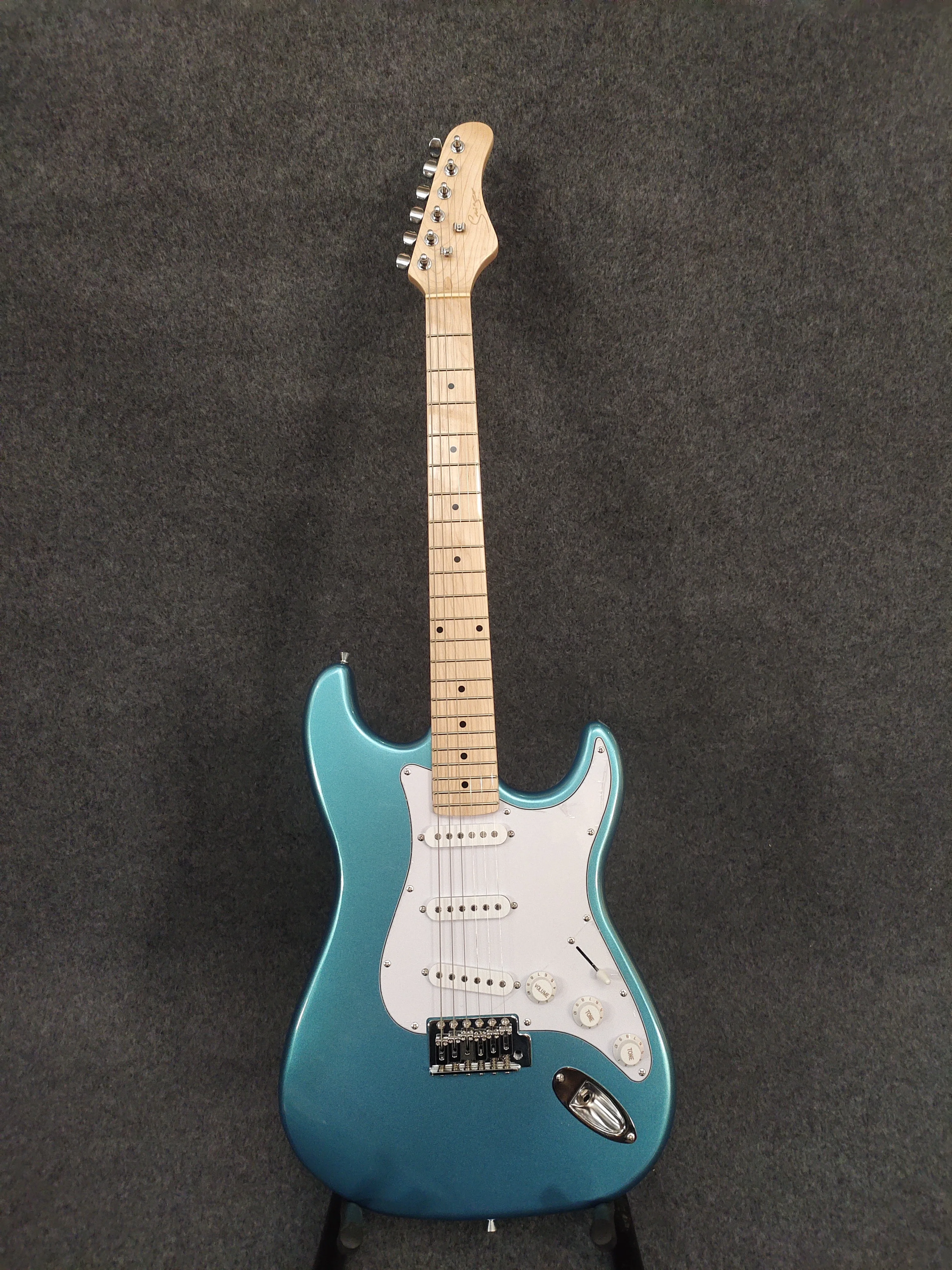 Customized Electric Guitar with 6 Strings, Gloss Bling, Blue, Basswood Body, Maple Neck, Custom, Beautiful Vioce, High Quality