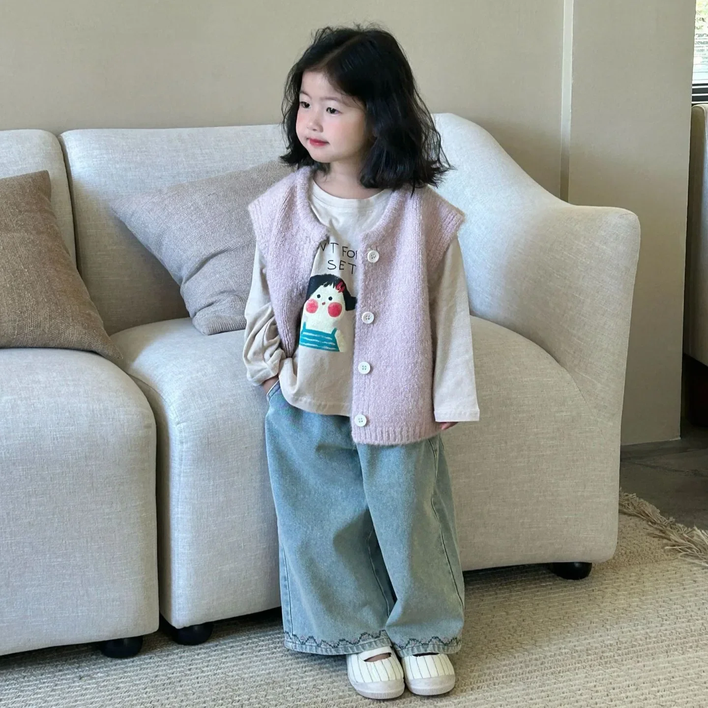 Vest Autumn New Childrens Clothing Korean Childrens Clothing Girl Solid Color Woolen Yarn Knitting Simple 2024 Sweet