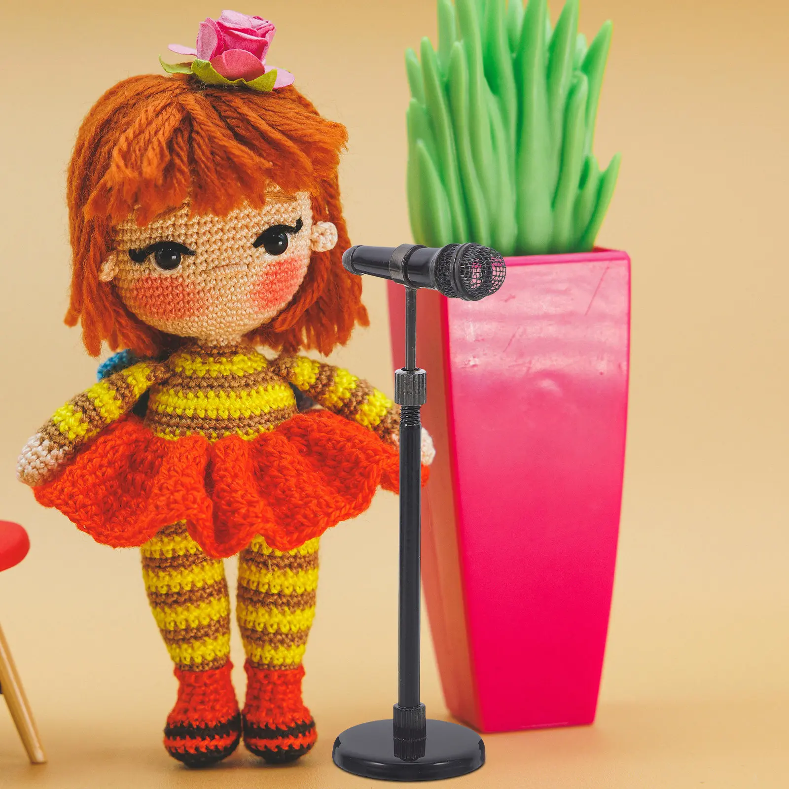 

Miniature Microphone Prop Retro Style Simulation Mic Decoration for Pretend Play Music Party Favors Accessories