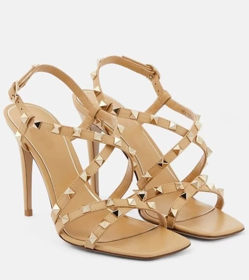 Sandali Rockstud in pelle metallizzata scheggiata cinturini con punta quadrata tacchi alti tacchi a spillo estate nuove donne scarpe firmate da