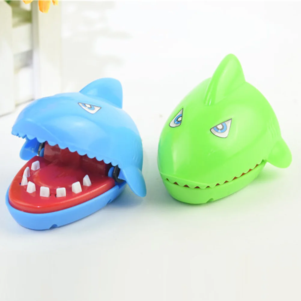 

2pcs Novelty Finger Biting Toy Shark Mouth Dentist Bite Finger Game Funny Toy Shark Game Kids Children Gift (Blue +