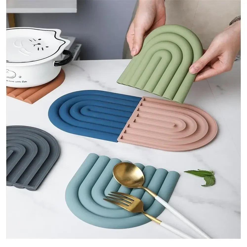 

1Pcs Silicone Insulated Placemats Simple High Temperature Household Insulated Coasters Bowl Mats Dish Mats Pots And Pans Coaster