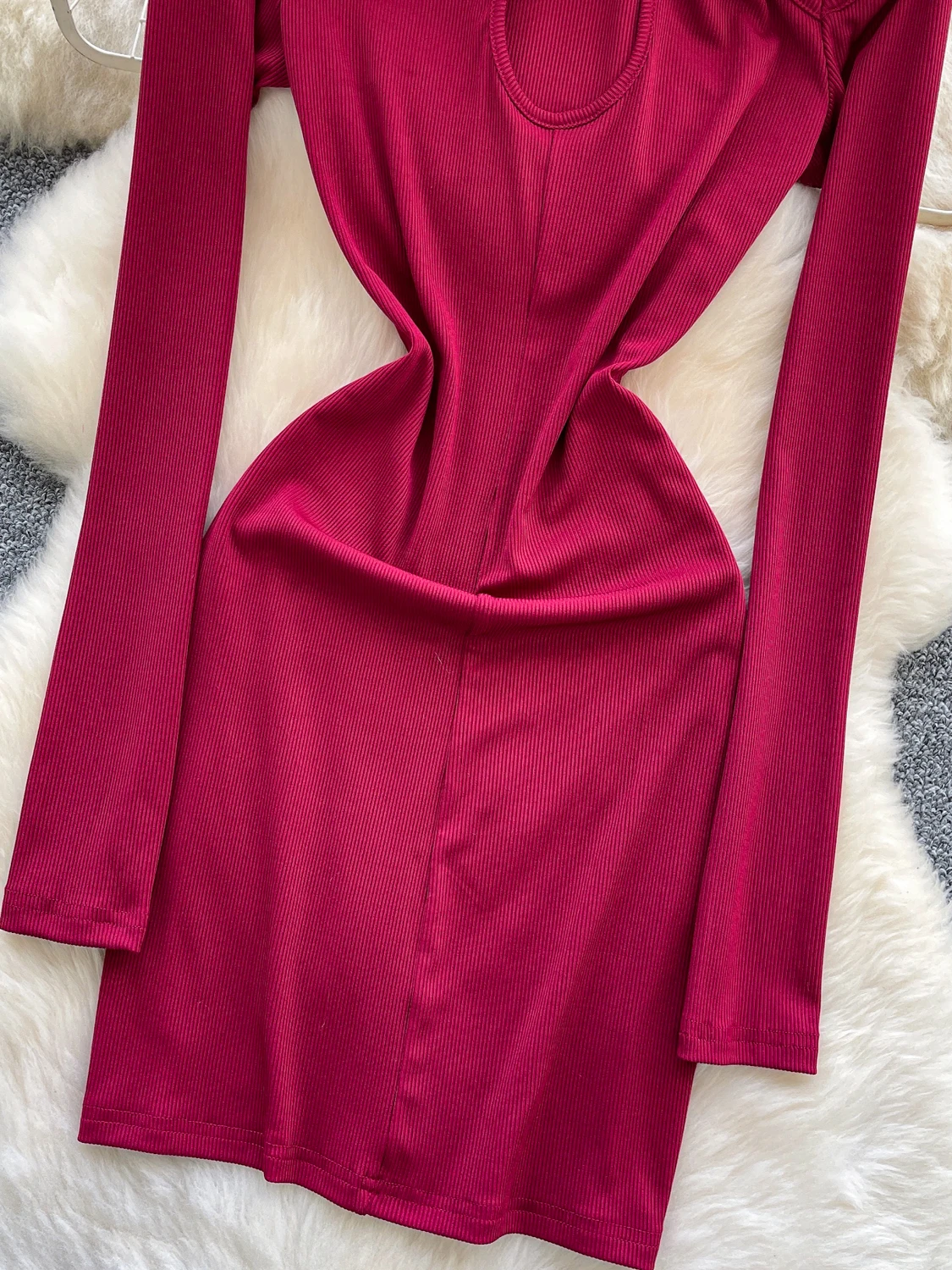 فستان قصير أنيق للسيدات من Foamlina مضلع برقبة دائرية فستان قصير مثير بعقدة تويست وتفاصيل أمامية وأكمام طويلة فستان ضيق للخريف