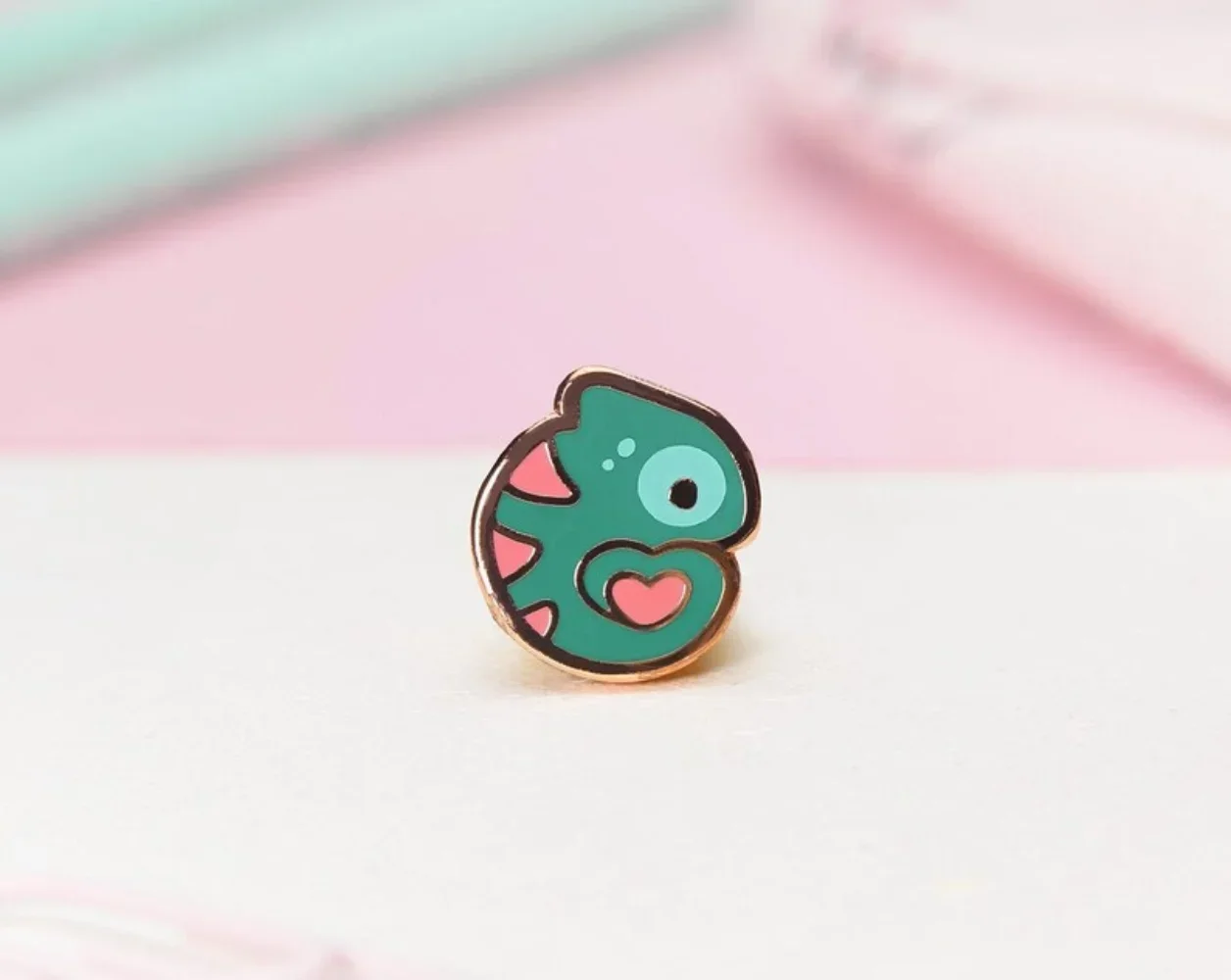 Tiny Love Chameleon - Heart Cute Kawaii Animal Enamel Pin