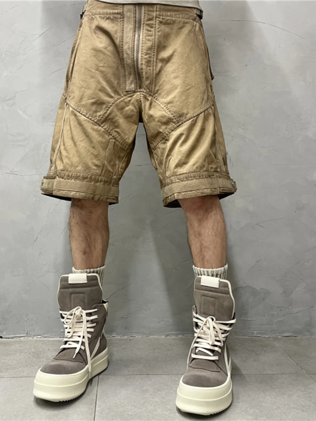 High Quality Retro Wasteland Style Wear Distressed Cargo Shorts Personality Stitching Loose Casual Trend Middle Pants