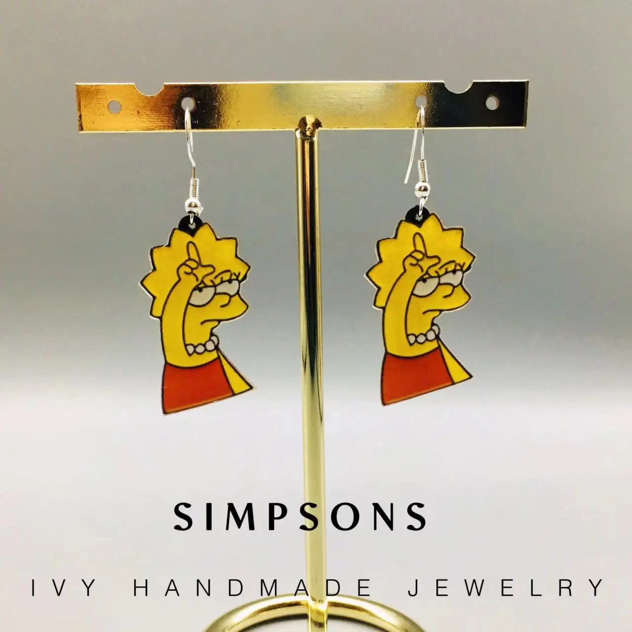 Pendientes colgantes de la serie The Simpsons para mujer, aretes colgantes de dibujos animados de Ctue Simpsons, decoración, regalos de joyería