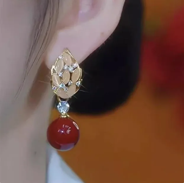 Retro Personality  Versatile Subtle design sense  Popularity Set with diamonds Maple leaf  Red Simulated pearl Alloy  Eardrop