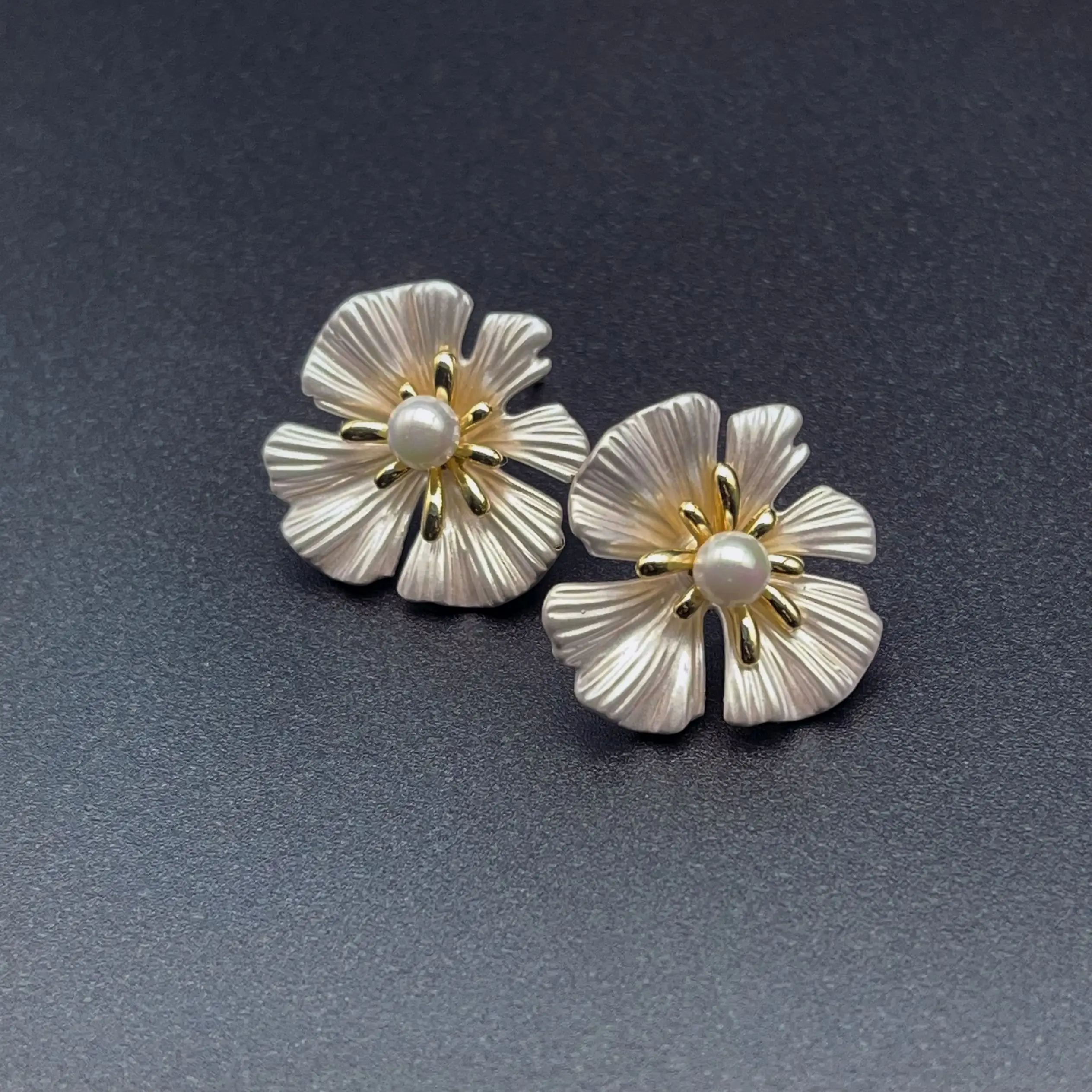 ​Natural freshwater pearl earrings for women S925 Silver Needle stylish elegant flower earrings for women Party luxury jewelry