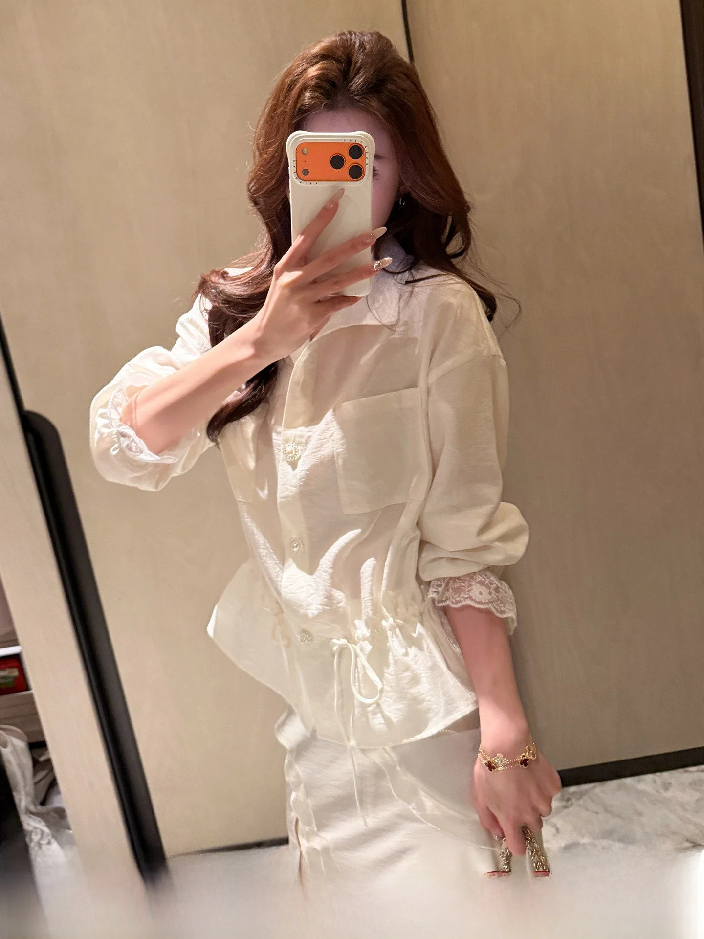 

Женская куртка Kun Spring Mountain из ацетатного атласа, повседневная, с длинными рукавами, отложным воротником, плотного кроя, из смесового волокна Lenzing