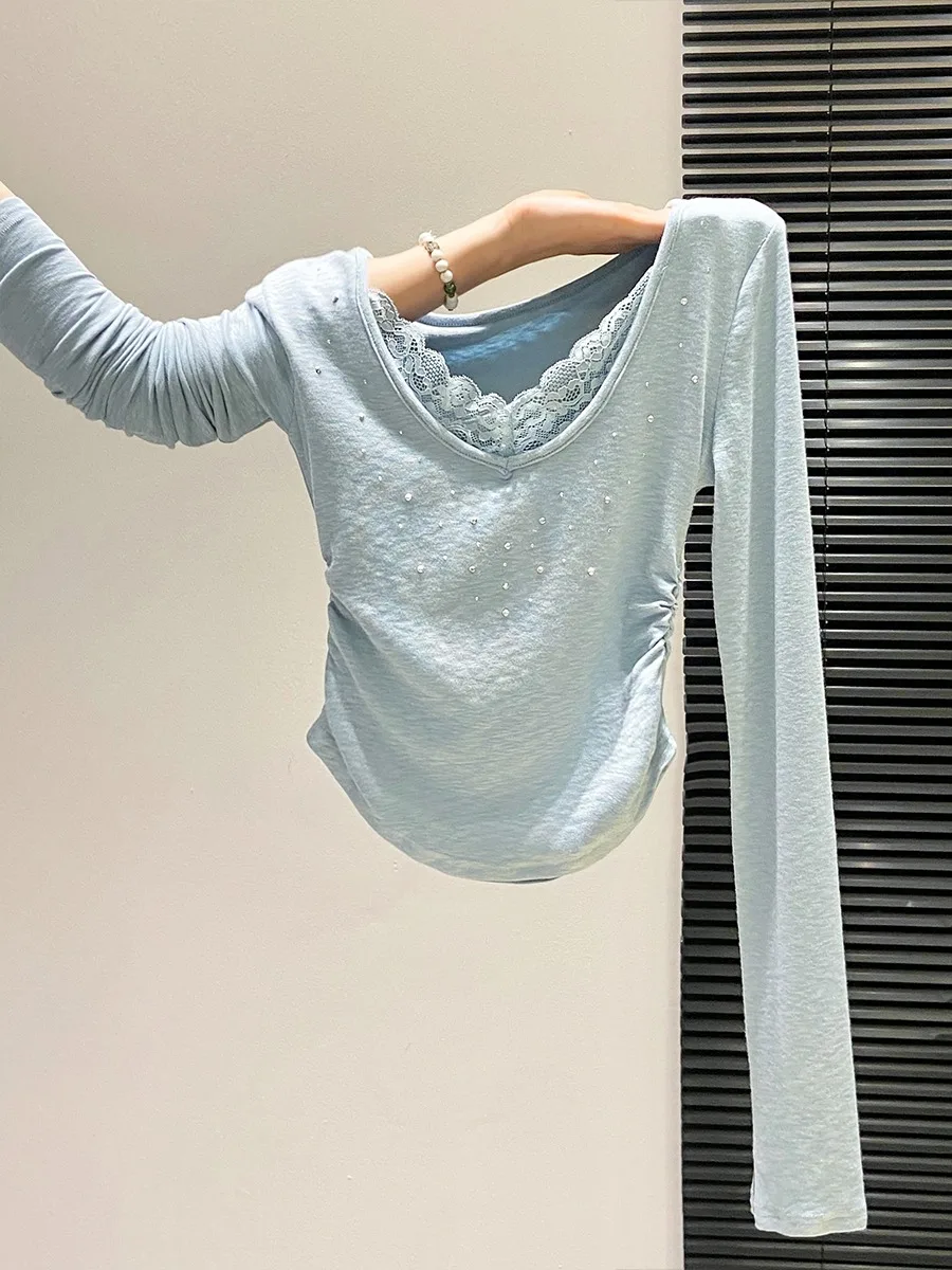 

Женская футболка с V-образным вырезом и кружевными вставками Pure Desire, новинка ранней весны, корейский стиль, укороченный топ с эффектом утяжки на талии